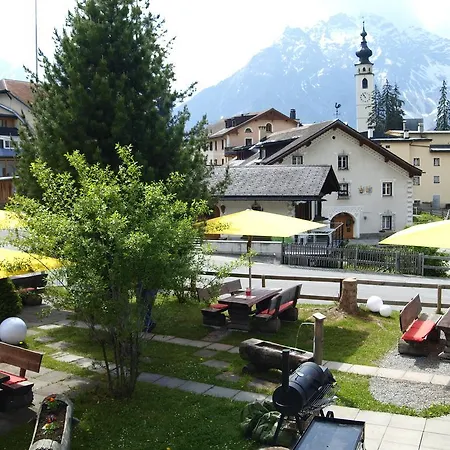 Hotel Garni Engiadina 3*