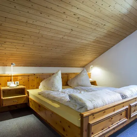 Hotel Garni Engiadina Ftan